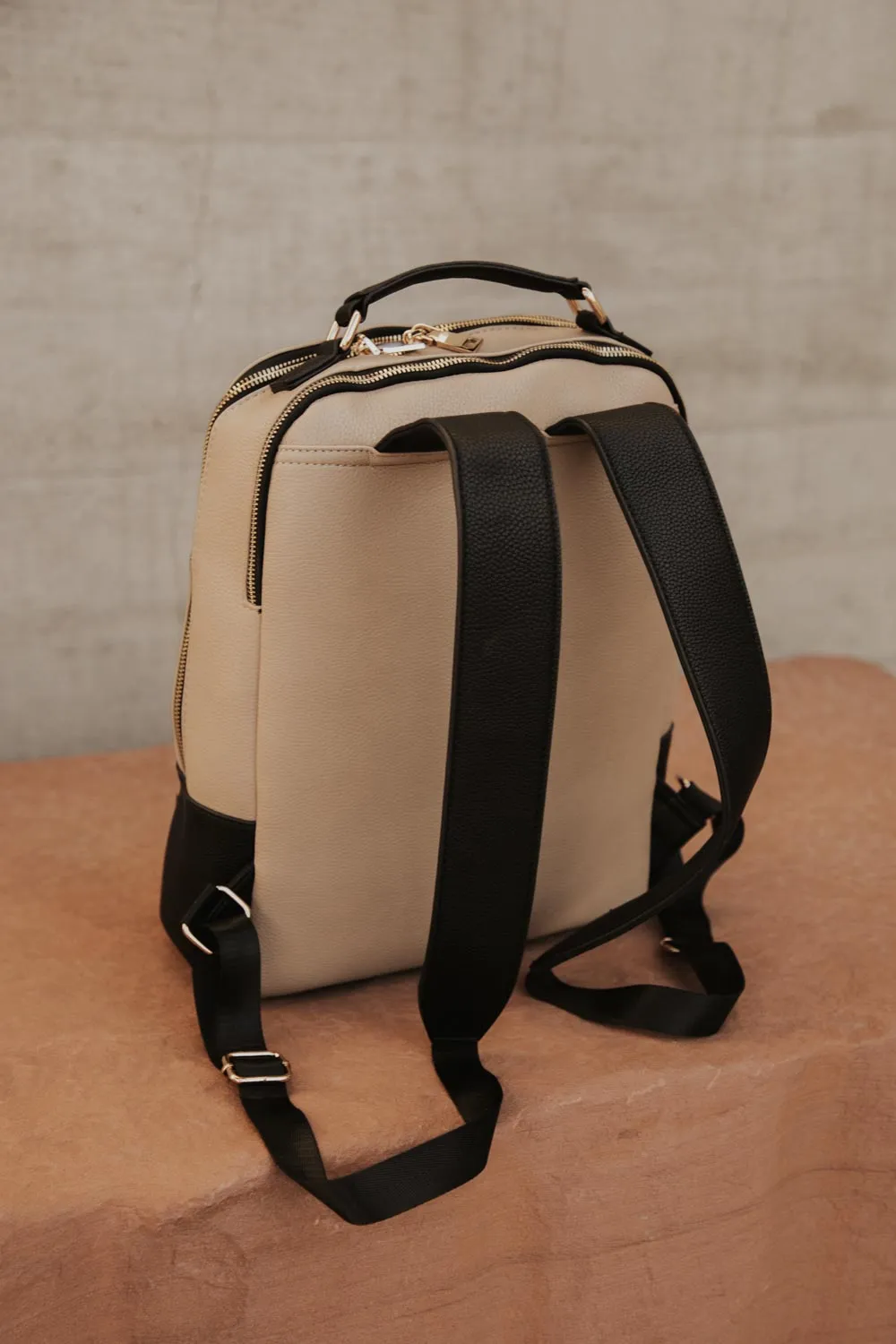 Ellison Zipper Backpack in Oatmeal