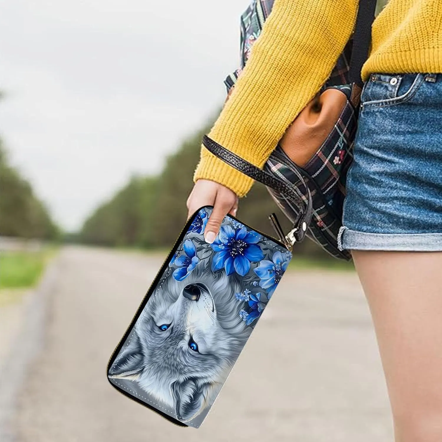 Womens Wallet, Large Capacity RFID Blocking PU Leather Wristlet Wallets for Women Ladies Men Credit Card Holder Zipper Wallet Phone Holder Clutch Travel Purse, White Wolf Flowers